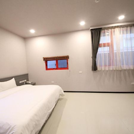 花蓮亮君經典民宿1館加2館民宿-東大門夜市-電梯包棟bright King Homestay Hualien City Room photo
