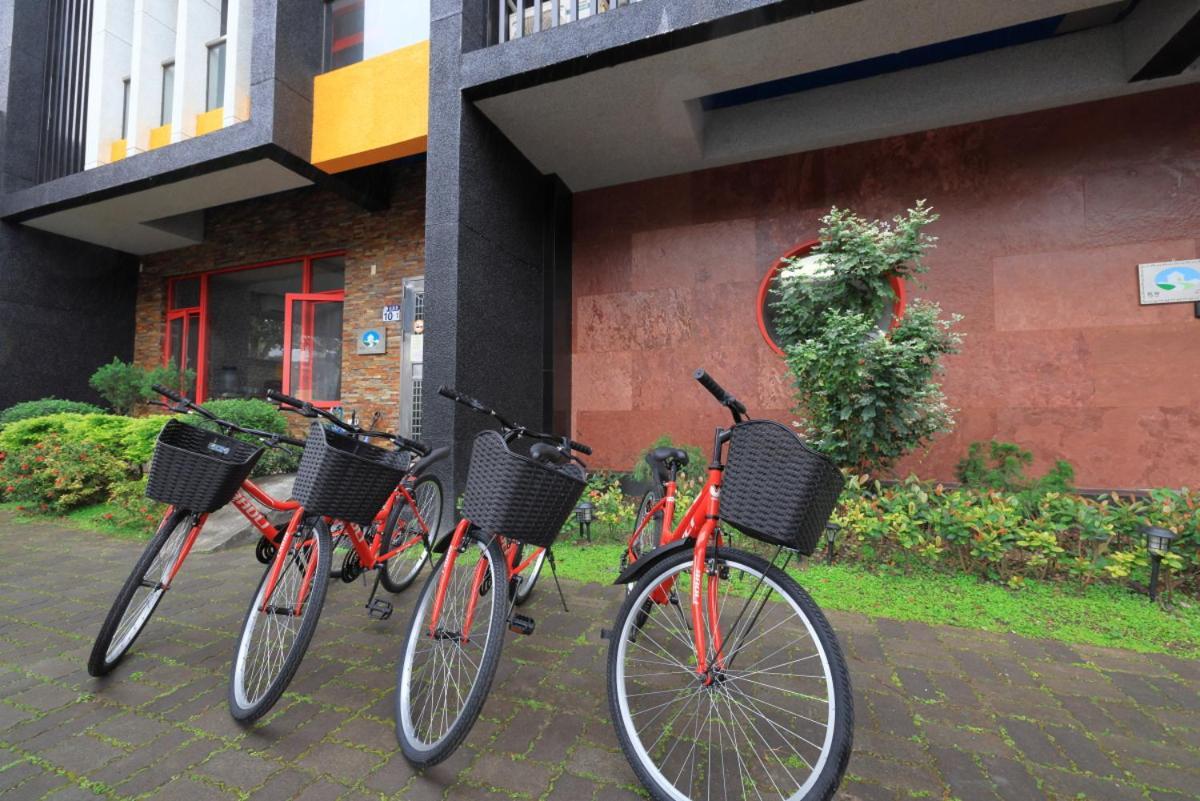 花蓮亮君經典民宿1館加2館民宿-東大門夜市-電梯包棟bright King Homestay Hualien City Exterior photo