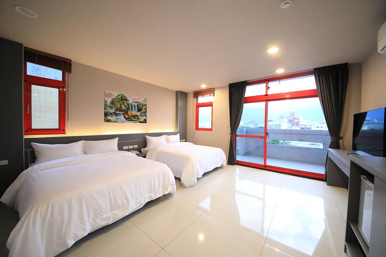 花蓮亮君經典民宿1館加2館民宿-東大門夜市-電梯包棟bright King Homestay Hualien City Exterior photo