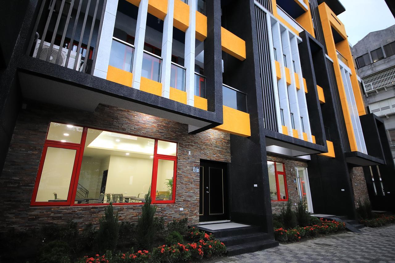 花蓮亮君經典民宿1館加2館民宿-東大門夜市-電梯包棟bright King Homestay Hualien City Exterior photo