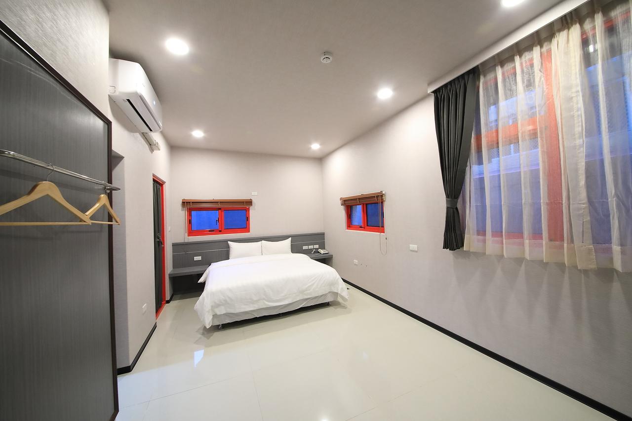 花蓮亮君經典民宿1館加2館民宿-東大門夜市-電梯包棟bright King Homestay Hualien City Exterior photo