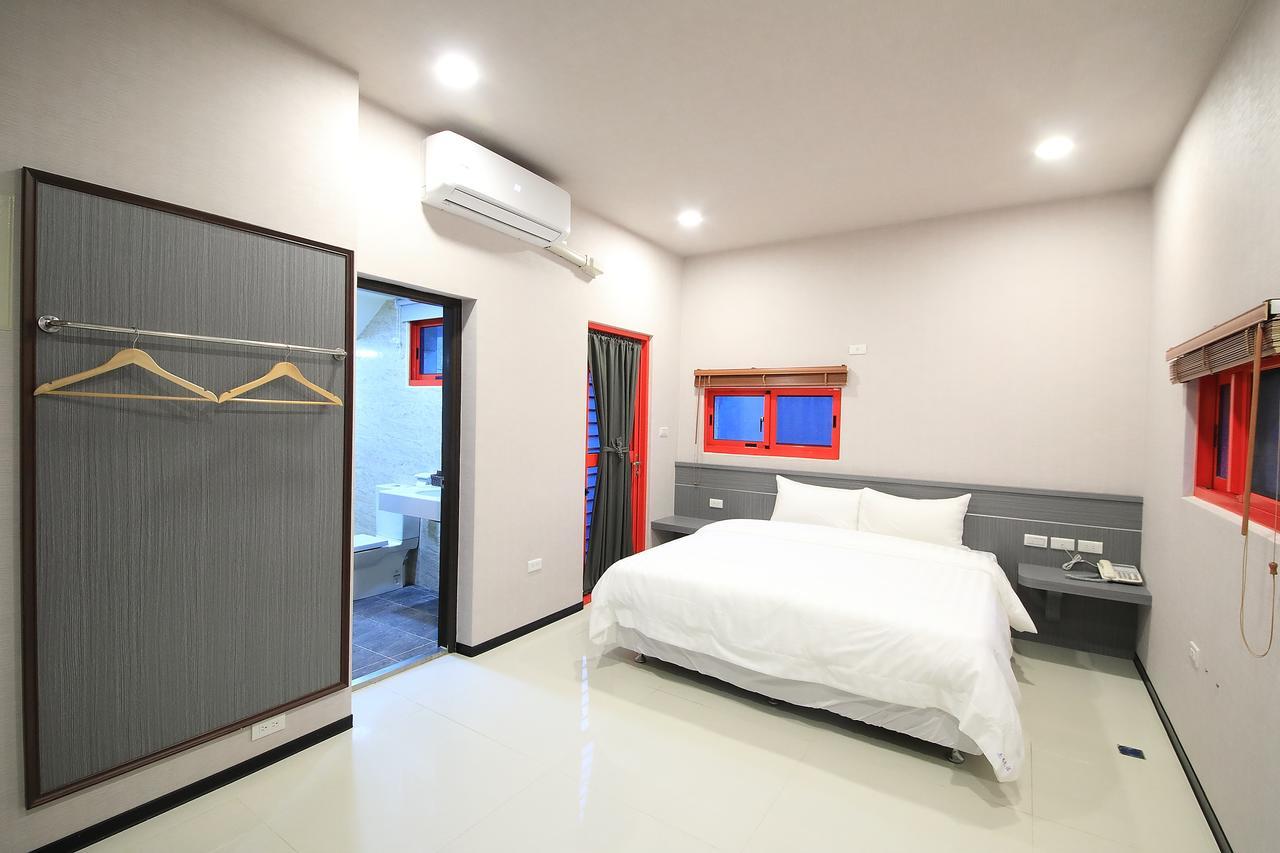 花蓮亮君經典民宿1館加2館民宿-東大門夜市-電梯包棟bright King Homestay Hualien City Exterior photo