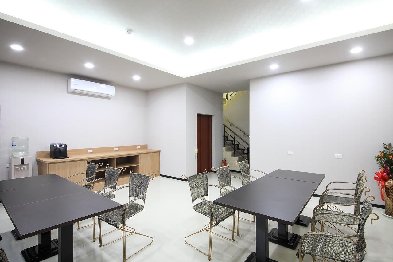 花蓮亮君經典民宿1館加2館民宿-東大門夜市-電梯包棟bright King Homestay Hualien City Exterior photo