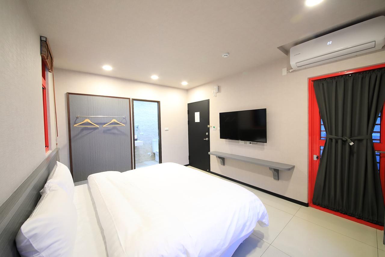 花蓮亮君經典民宿1館加2館民宿-東大門夜市-電梯包棟bright King Homestay Hualien City Exterior photo