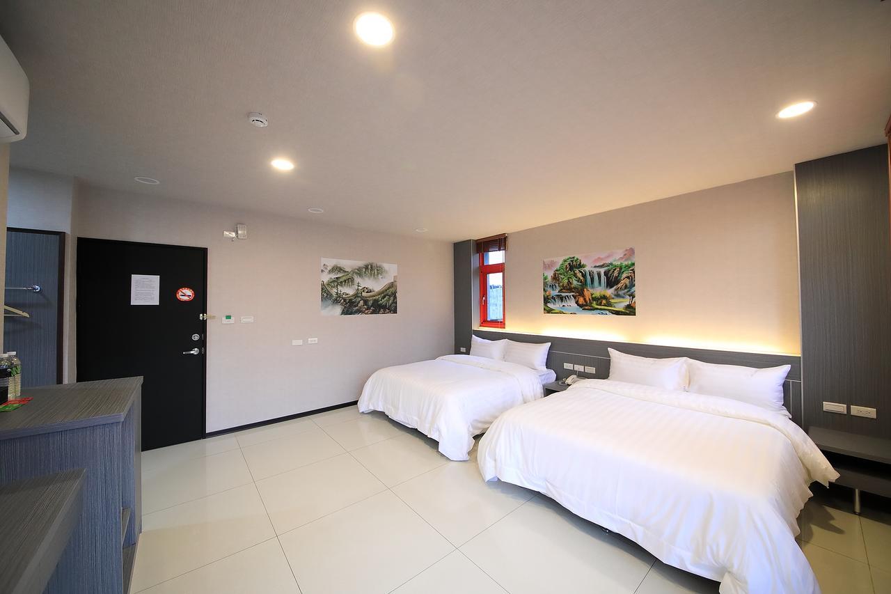 花蓮亮君經典民宿1館加2館民宿-東大門夜市-電梯包棟bright King Homestay Hualien City Exterior photo