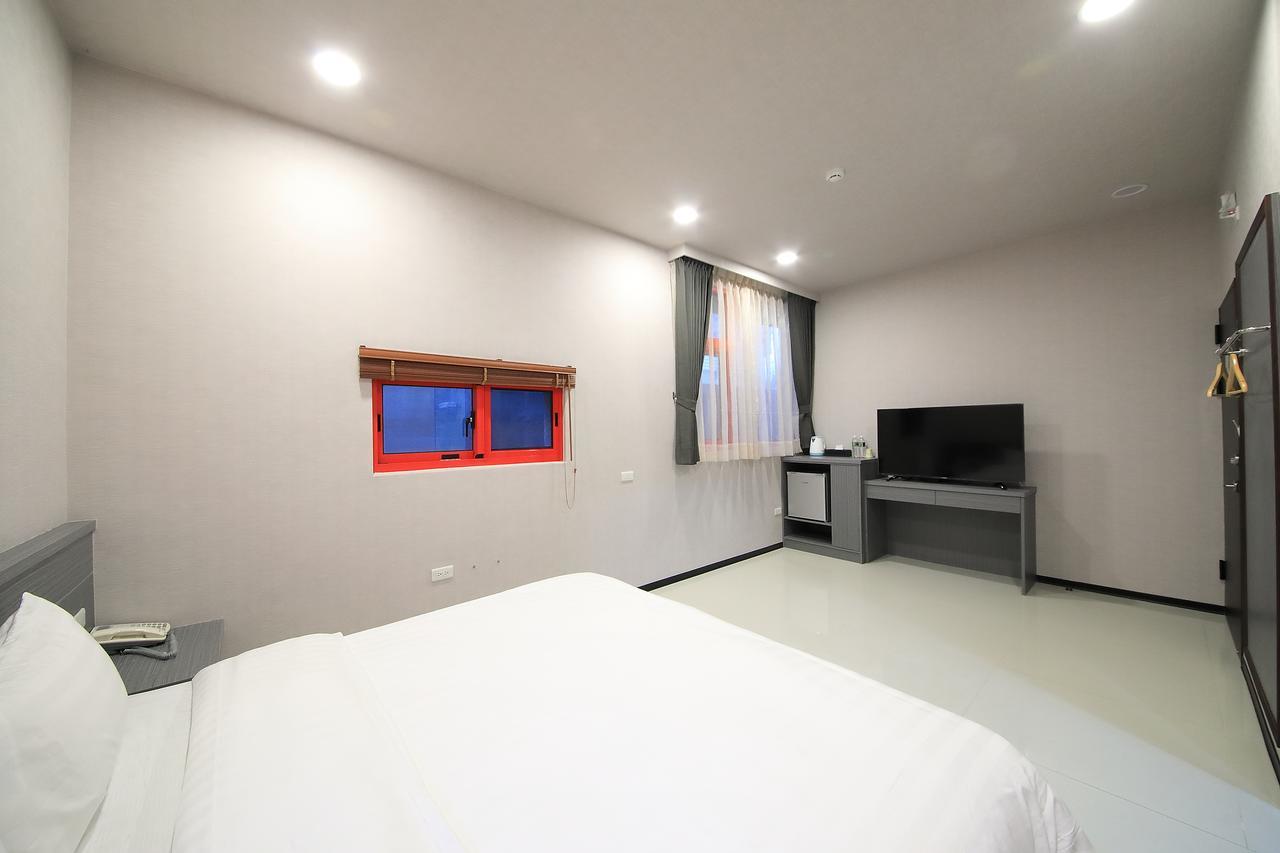 花蓮亮君經典民宿1館加2館民宿-東大門夜市-電梯包棟bright King Homestay Hualien City Exterior photo