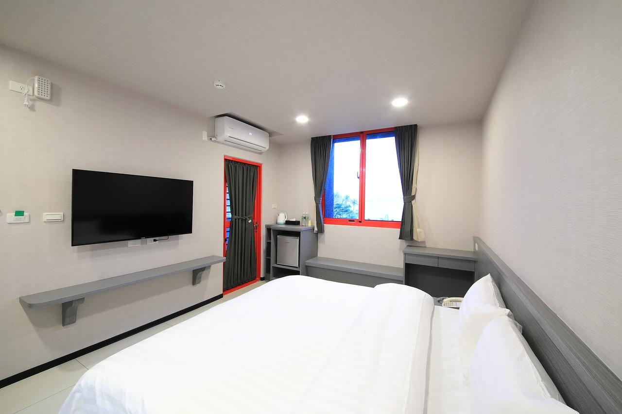 花蓮亮君經典民宿1館加2館民宿-東大門夜市-電梯包棟bright King Homestay Hualien City Exterior photo