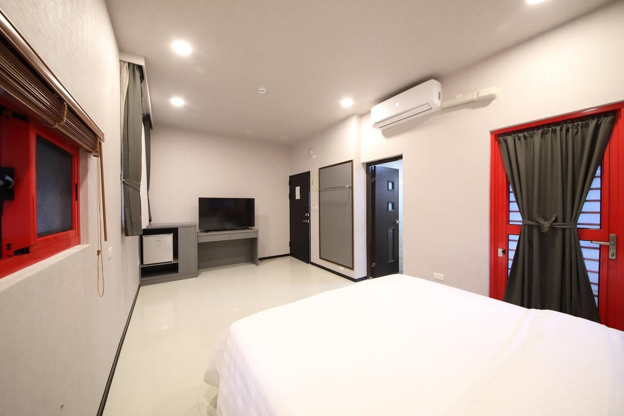 花蓮亮君經典民宿1館加2館民宿-東大門夜市-電梯包棟bright King Homestay Hualien City Exterior photo