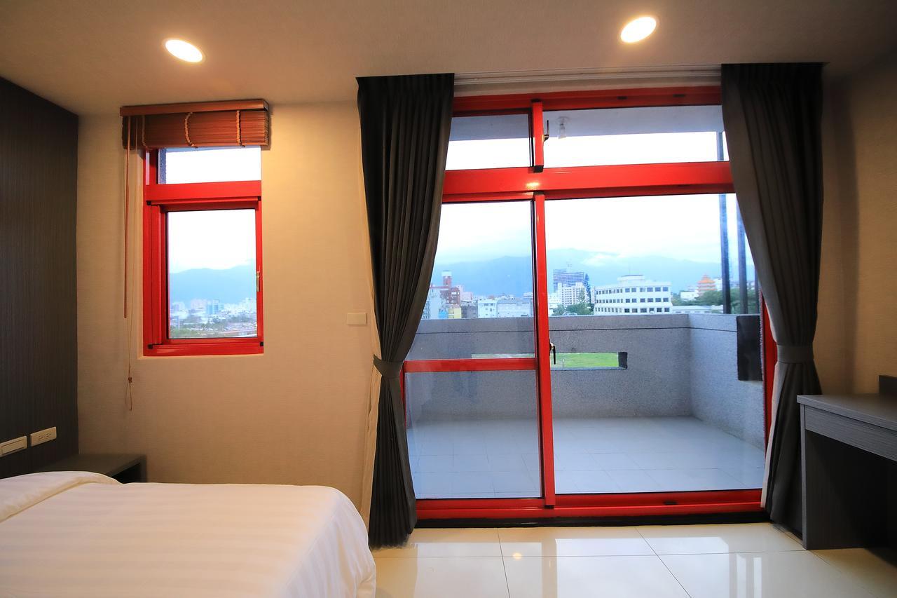 花蓮亮君經典民宿1館加2館民宿-東大門夜市-電梯包棟bright King Homestay Hualien City Exterior photo