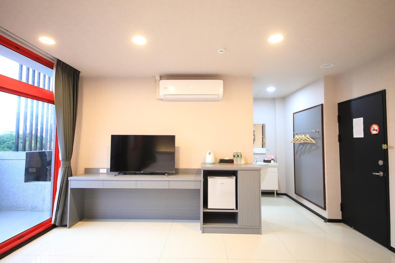 花蓮亮君經典民宿1館加2館民宿-東大門夜市-電梯包棟bright King Homestay Hualien City Exterior photo
