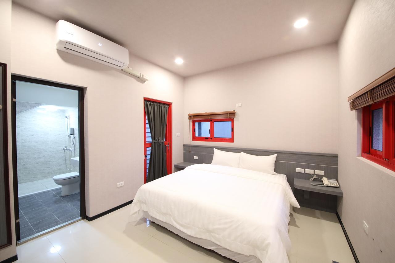 花蓮亮君經典民宿1館加2館民宿-東大門夜市-電梯包棟bright King Homestay Hualien City Exterior photo