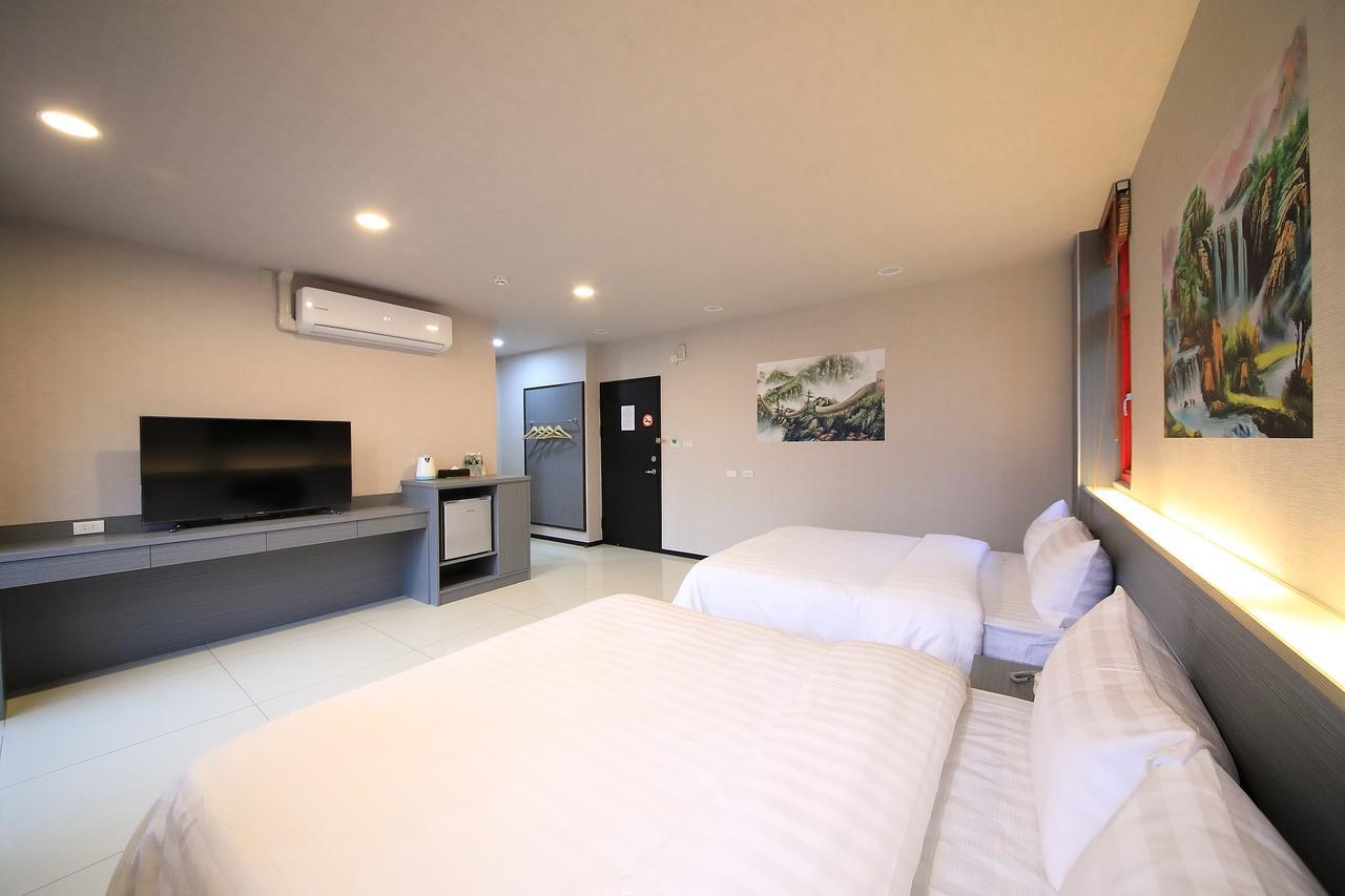 花蓮亮君經典民宿1館加2館民宿-東大門夜市-電梯包棟bright King Homestay Hualien City Exterior photo