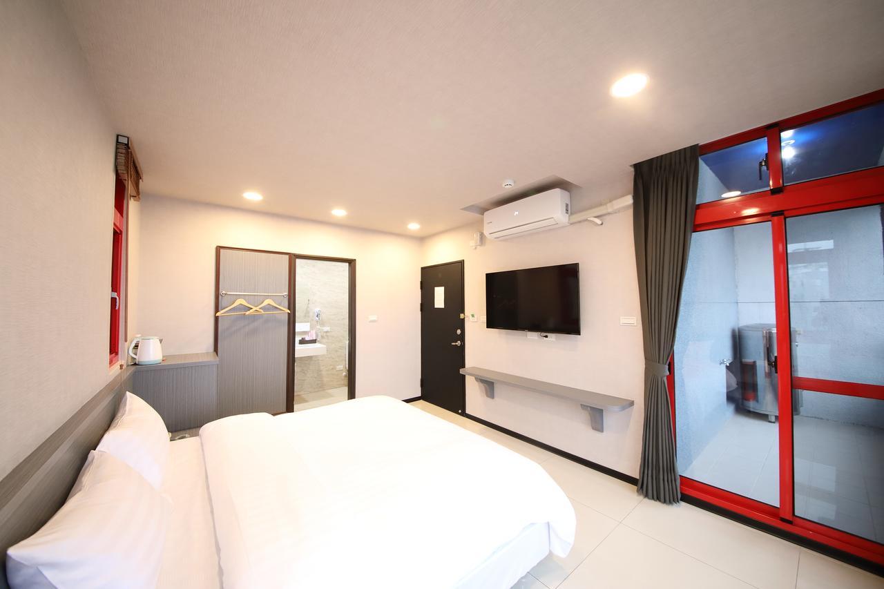 花蓮亮君經典民宿1館加2館民宿-東大門夜市-電梯包棟bright King Homestay Hualien City Exterior photo